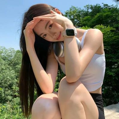 年轻女孩爱过来